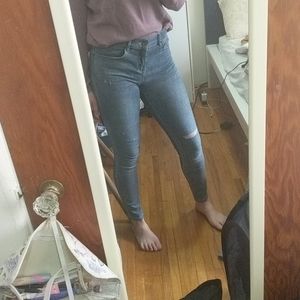 Grey-blue wash, distressed jeggings